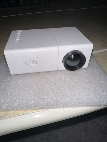 Proyektorlar: Yeni Portativ Proyektor Pulsuz çatdırılma — 2