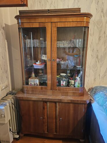 Dolablar: İşlənmiş, Açılan, 2 qapılı Düz dolab, Bufet