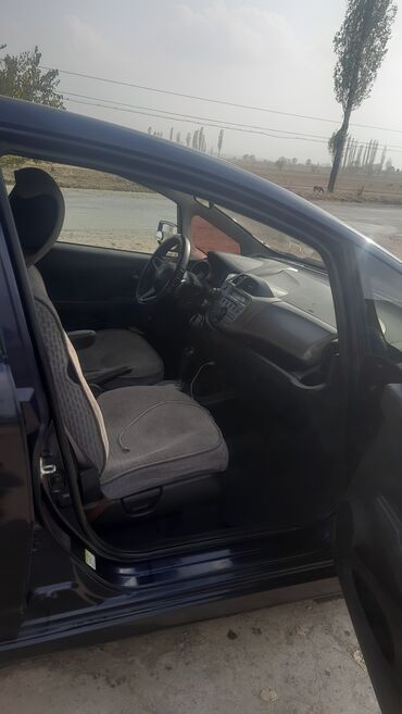 Honda: Honda Fit: 2010 г., 1.5 л, Автомат, Бензин, Хэтчбэк — 6