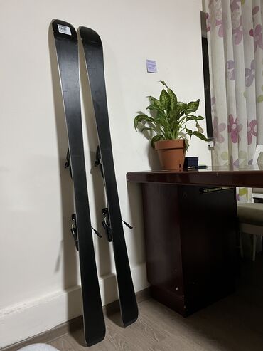 Лыжные ботинки: Продаю качественные лыжи. Подарили в прошлом году, использовал всего — 2