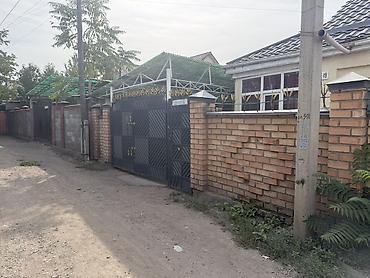 house pro: Дом с закрытым двором и просторным навесом - Кирпичный забор по — 1