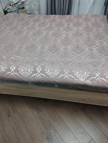 tekstil: Zərif naxışlı yataq örtüyü - Material: Yumşaq, parlaq teksturaya — 1