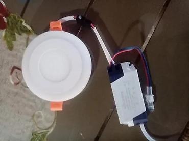 Rasveta: LED Paneli. Sa plavim svetlom ring paneli i centralno svetlo 6500K — 7