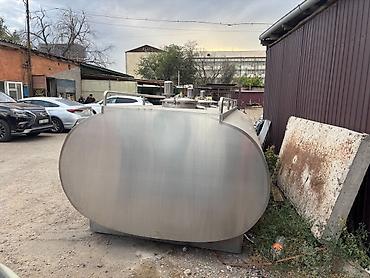 танк 400: Продаю цистерну для молока, воды из нержавеющей стали. Объём 6000 — 4