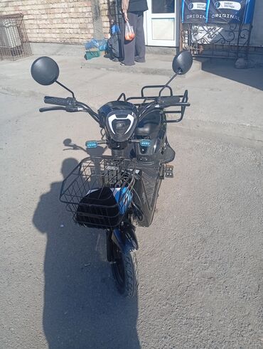 дождевик для скутера: СРОЧНО ПРОДАЮ . Или обмен на Велосипед. Полностью на ходу. зарядка в