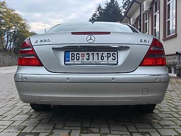 auto kamera 3 u 1: Mercedes-Benz E 220 CDI, limuzina, srebrna metalik. Ključne — 4