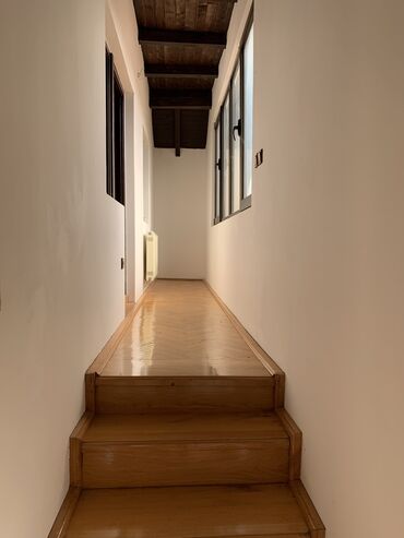 Kuće na prodaju: Na prodaju kuća (220m2) sa pomoćnim objektom (56m2) na placu 4,6 ari — 11