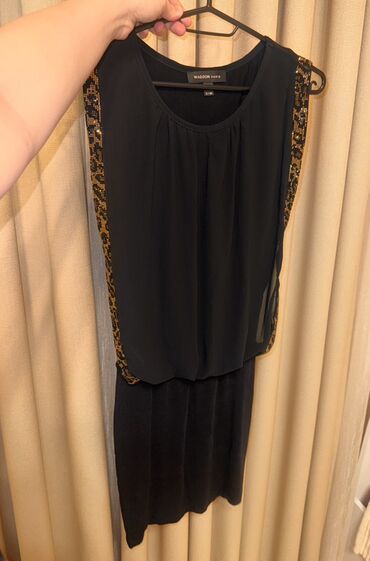 Dəstlər, kostyumlar: Qadın geyim dəsti - Qara qısa qol don: sadə, bədənə oturan siluet — 11