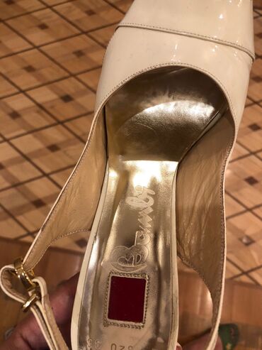 Basanoşka və səndəllər: Ölçü: 35, rəng - Ağ, İşlənmiş — 8