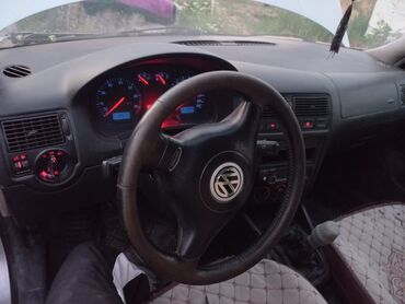 продаю жетта: Volkswagen Golf: 2001 г., 1.6 л, Механика, Бензин, Седан