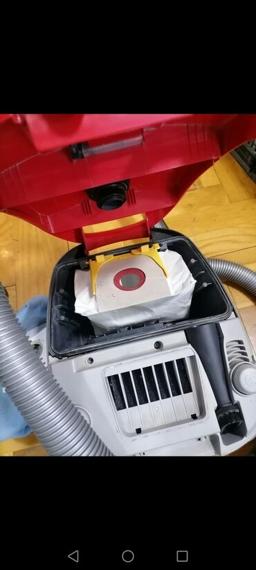 Klasični usisivači: Usisivač Samsung 1600w sa platnenom vrećom dobar ispravan
 Mirjevo — 4