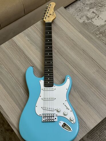 чехол планшет 8: Elektro gitara Smiger D'Addario simleri gitara tam yeni vəziyətdədir