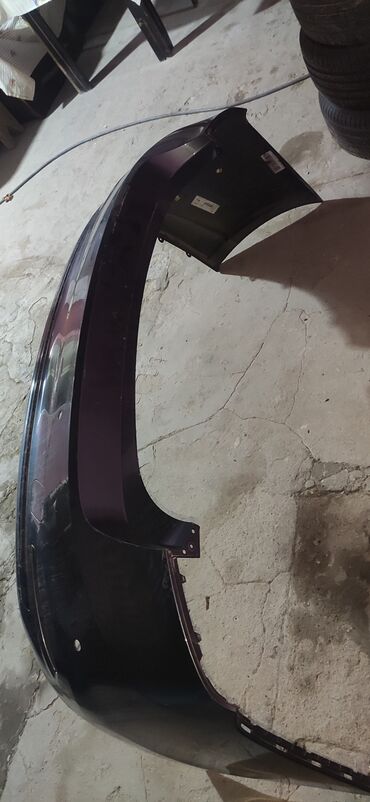 Bamperlər, buferlər: Avtomobillər üçün nəzərdə tutulmuş bu qara rəngli arxa bufer — 6