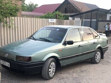 Volkswagen: Volkswagen Passat CC: 1988 г., 1.8 л, Механика, Бензин, Седан