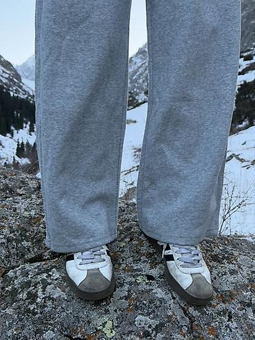 Спортивные штаны: Серые спортивные брюки свободного кроя - Цвет: меланжевый серый - — 2