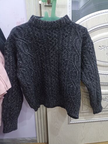 чёрный свитер: Женский свитер, США, Короткая модель