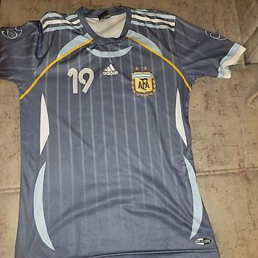 maykalar, futbolkalar: Futbol köynəkləri hamısı yeni vəziyyətdə üçü bir yerdə satılır 40 azn — 5