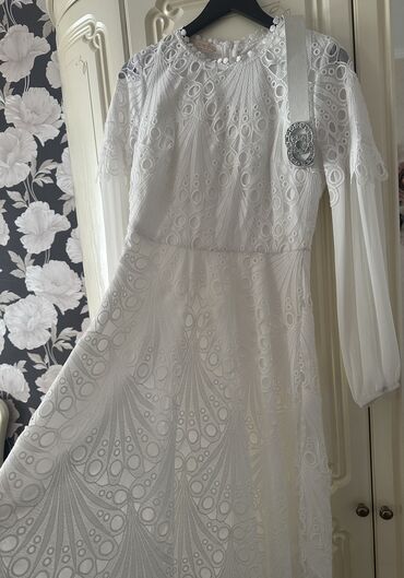 белый платье: Вечернее платье, С рукавами, M (EU 38), L (EU 40)