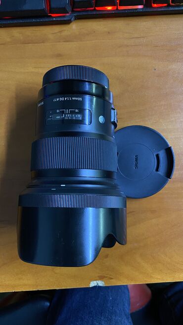 видео касета: Sigma 1.4 50mm 53мин сом жаны майда алгам 60000минге Широкий 14mm