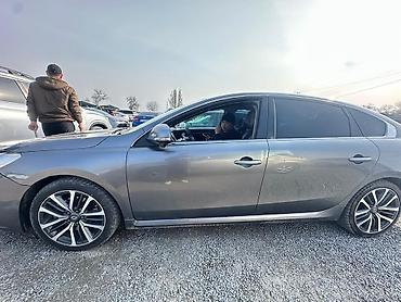 skyline r32: Renault : 2017 г., 2 л, Автомат, Газ, Седан — 3