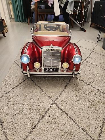 mini mercedes: MMawın 200 azn Tam işlek vezıyyetde . Akumluyator pult adabtr her bir — 2
