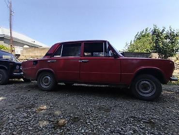 ВАЗ (ЛАДА): VAZ 2101, qırmızı rəng, sedan kuzov, 4 qapı. Xüsusiyyətlər: - Arxa — 4
