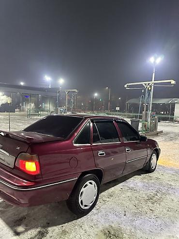 Daewoo Nexia: 2004 г., 1.5 л, Механика, Бензин, Седан
