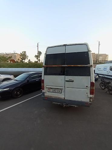 sprinter 412: Mercedes-Benz Sprinter, белый фургон/грузопассажирский микроавтобус — 2
