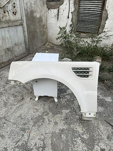 Krılolar: Tam komplekt, Land Rover Range rover — 4