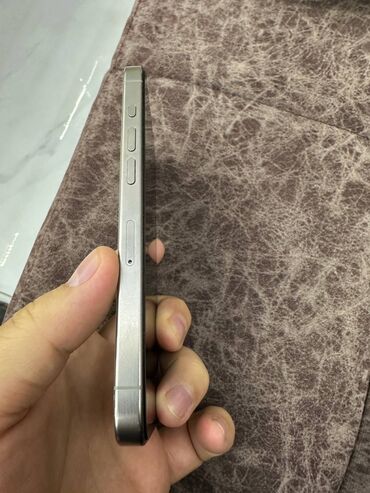 iphone 15 бишкек: IPhone 15 Pro, Колдонулган, 512 ГБ, Natural Titanium, Заряддоочу түзүлүш, Коргоочу айнек, Куту, 94 %