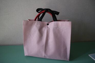 Классические сумки: Новая красная сумочка Размеры: ширина 27 см, высота 24см (с ручками — 26