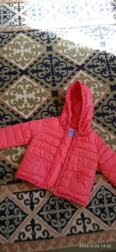 куртка розовая: Продаю детскую куртку Деми,без этикетки но новая на 1-год, цена 500