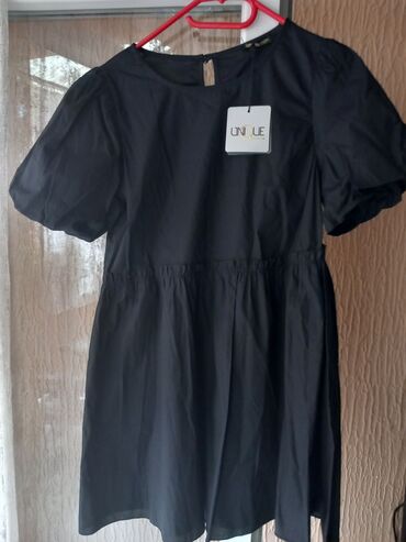 haljina tirolka: One size, color - Black, Other style, Short sleeves