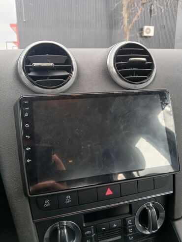 ugradni šporet sa ravnom pločom: Auto multimedijalni sistem za Audi A3. Pruža mogućnost navigacije