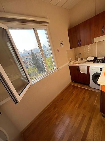 Uzunmüddətli kirayə mənzillər: TƏCİLİ SATILIR. Yasamal rayonu, Füzuli küçəsi, 5 mərtəbəli binanın — 7