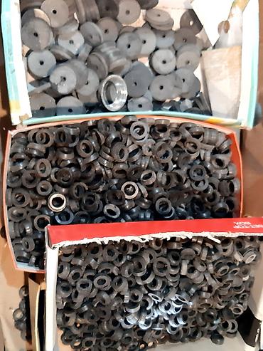Ostale sanitarije: Gumice za vodu, slavine, ventile, cepovi za umivaonik, tus, kadu — 21