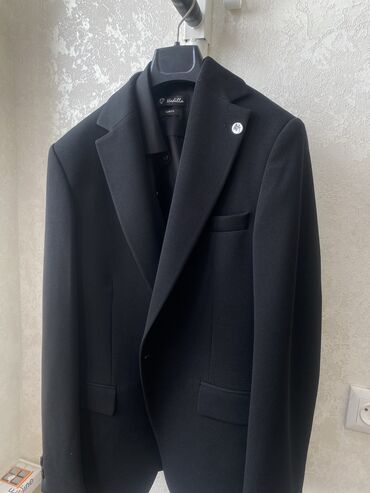 пиджак жакет: Костюм 5XL (EU 50), цвет - Черный