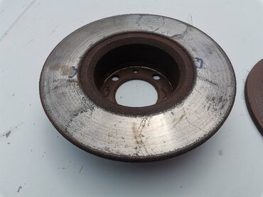 Auto delovi: Disk prednjih kocnica Lada 7 Riva 3,4. Polovno, ocuvano, kao novo — 7