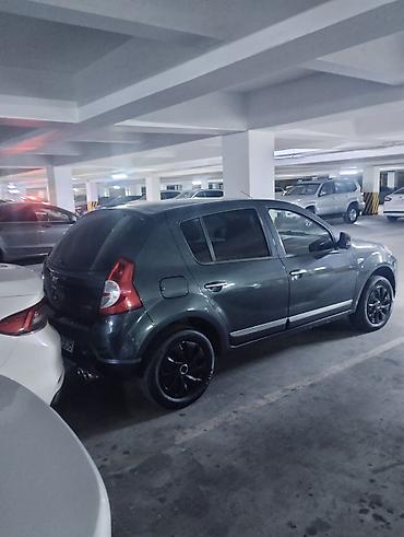 Dacia Sandero: 1.4 л | 2009 г. 225000 км Хэтчбэк — 4