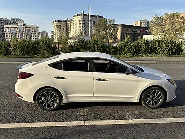 corolla 2018: Hyundai Avante: 2019 г., 1.6 л, Седан — 4