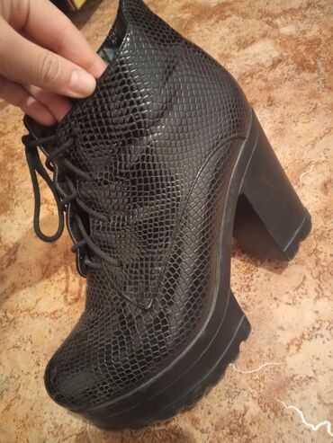 спортивная обувь мужские: Ботинки и ботильоны 39, цвет - Черный