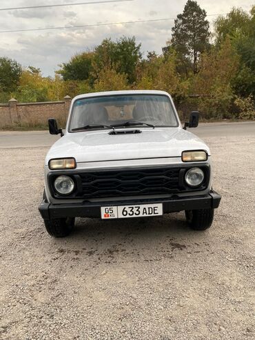 куплю авто в рассрочку бишкек: ВАЗ (ЛАДА) 4x4 Нива: 2001 г., 1.7 л, Механика, Бензин, Внедорожник