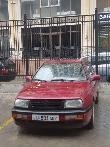 хотите авто: Volkswagen Vento: 1992 г., 1.8 л, Механика, Бензин, Седан