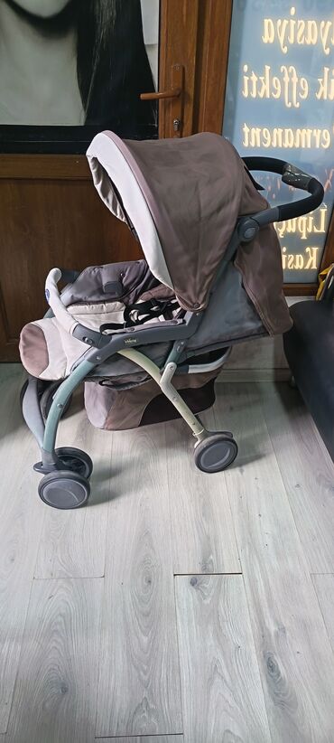 Gəzinti arabaları: Klassik gəzinti arabası, İşlənmiş, Cins: Oğlan, Yaş: 1-6 ay, Ünvandan götürmə — 6