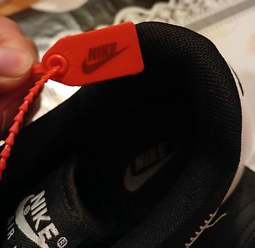 nike ayakkabı: Aldigimdan cox asagi verirem.Yeni aldim Rusiyadan ayaqima olmadigi — 4