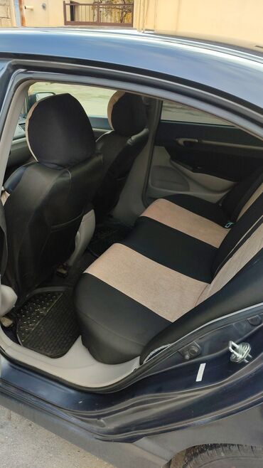 Honda: Honda Civic: 1.3 l | 2008 il Sedan — 9