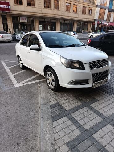 Digər avtomobillər: Ağ rəngdə kompakt sedan. Xüsusiyyətlər: - Kuzov: 4 qapılı sedan, ağ -da lalafo.az — 2 Digər avtomobillər: Ağ rəngdə kompakt sedan. Xüsusiyyətlər: - Kuzov: 4 qapılı sedan, ağ — 2