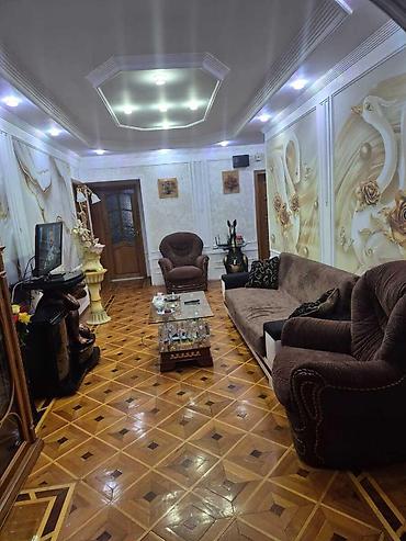 azadl: Bakı, 8-ci mikrorayon, 5 otaqlı, Köhnə tikili, m. Azadlıq Prospekti, 122 kv. m — 3