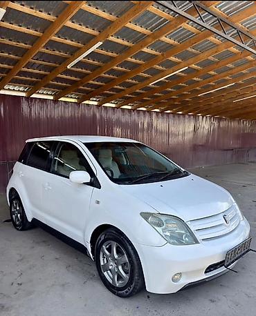 Toyota: Toyota Ist: 2003 г., 1.5 л, Автомат, Бензин, Хэтчбэк — 4
