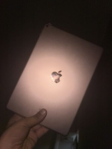 Kompüter və noutbuk aksesuarları: Apple iPad planşet - Rəng: Qızılı/Gold (arka hissə alüminium gövdə